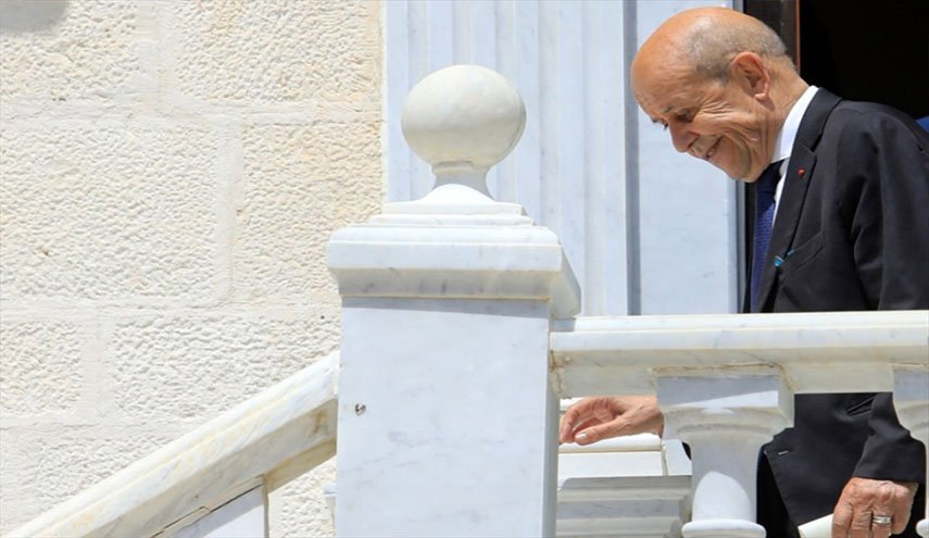 لودريان لا يزال يستطلع المواقف ولم يطرح أي مبادرة للحل