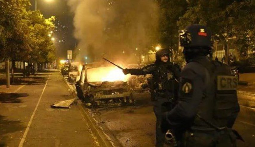 الداخلية الفرنسية تنشر 45 ألف شرطي في البلاد لحفظ الأمن

