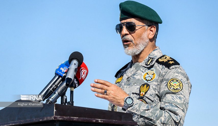الأدميرال سياري: تقدمنا في جميع المجالات على الرغم من الحظر المفروض على ايران