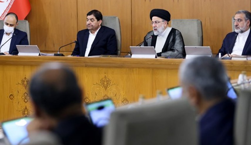 رئيسي: یجب تجنب أي عمل من شأنه الإيحاء باحتمال وجود خلاف بين السلطات