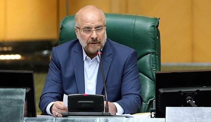قاليباف: علماؤنا ومفكرونا هم السبيل الوحيد للتخلص من مشاكل البلاد الراهنة