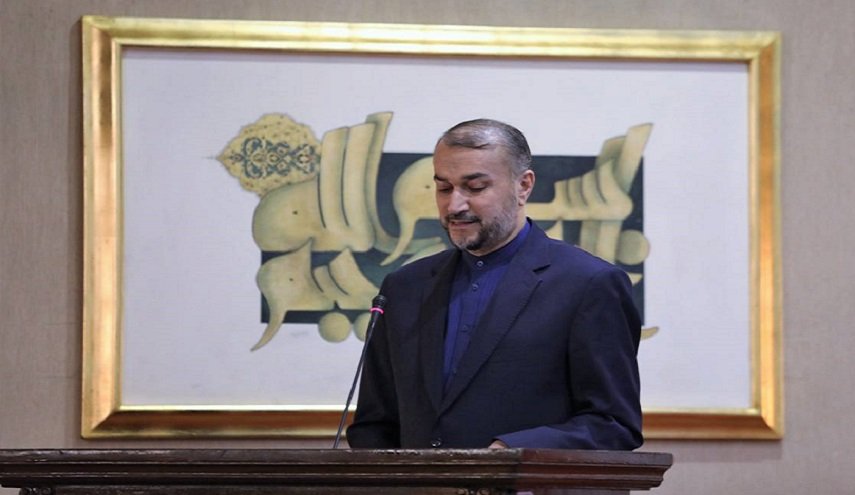 التردد والتأخير في إدانة تدنيس القرآن يكشف عن ازدواجية المعايير