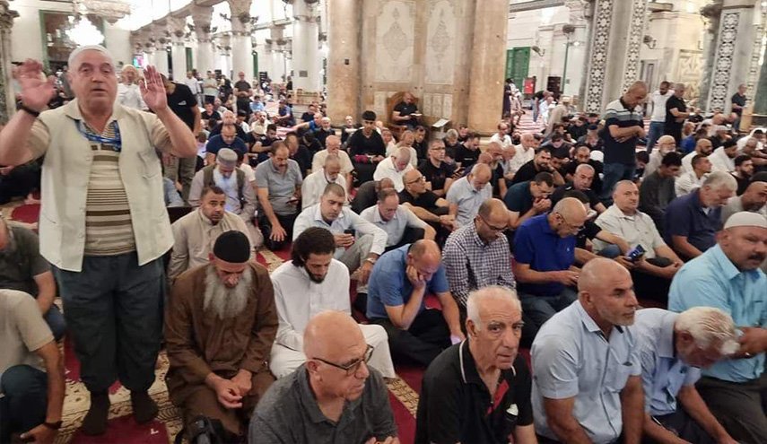 في الأقصى والإبراهيمي.. آلاف الفلسطينيين يلبون نداء 'الفجر العظيم'