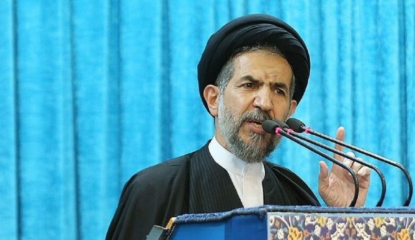 خطيب جمعة طهران يدعو روسيا الى تصحيح موقفها حول الجزر الايرانية الثلاث