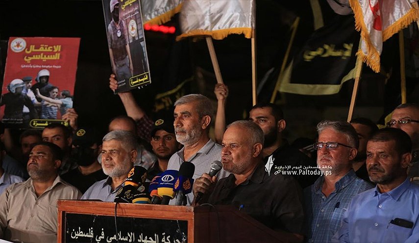 شاهد.. مسيرات غاضبة في غزة والضفة وبيروت رفضا للاعتقالات السياسية