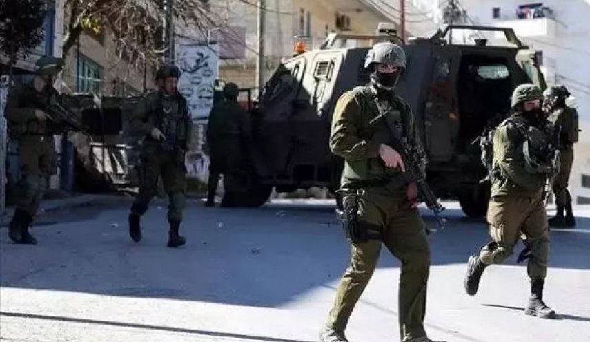اندلاع مواجهات خلال اعتقالات صهيونية بالضفة والقدس
