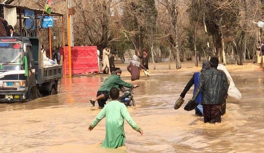 فيضانات مفاجئة في أفغانستان تغرق  العشرات
