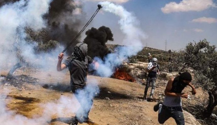 إصابات بمواجهات مع الإحتلال في عدة مناطق بالضفة
