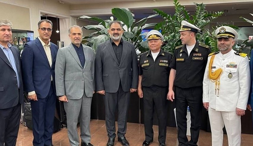 فرمانده نیروی دریایی ارتش به روسیه سفر کرد