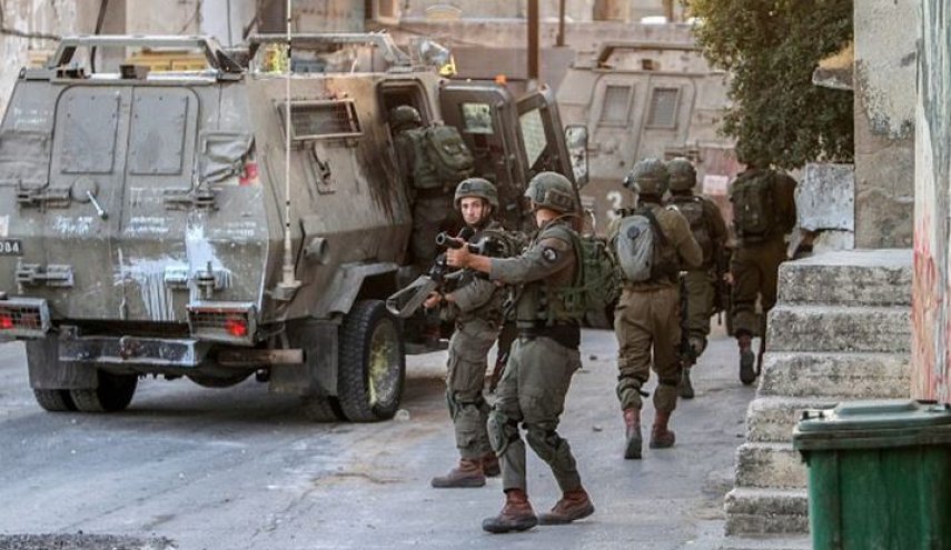 اصابة عدد من الشبان الفلسطينيين برصاص الاحتلال في نابلس