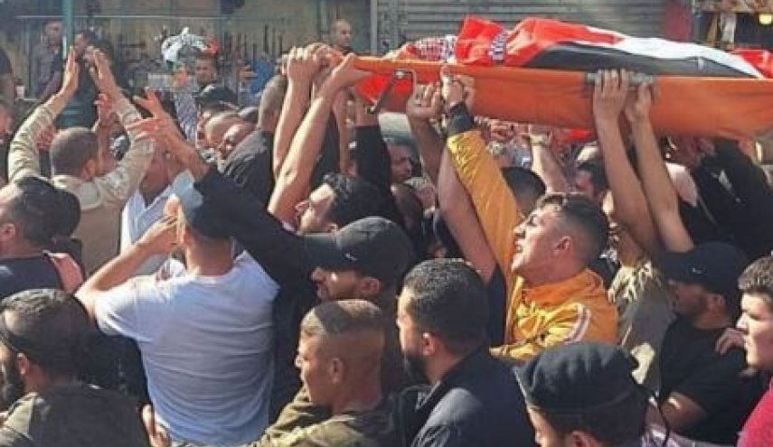 جماهير طولكرم تشيع جثمان الشهيد محمود أبو سعن