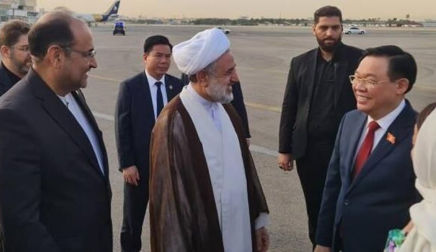 رئيس البرلمان الفيتنامي یصل الی طهران