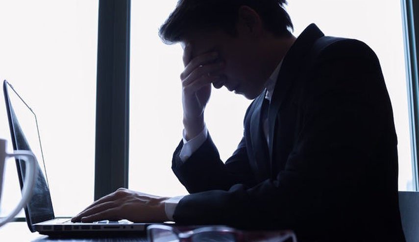 العمل لفترات طويلة على الكمبيوتر قد يؤدي للموت