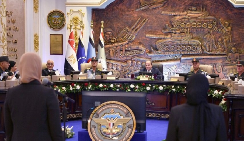 مصر.. استبعاد فئة من السيدات والرجال من مسابقة أطلقها السيسي يثير التساؤلات
