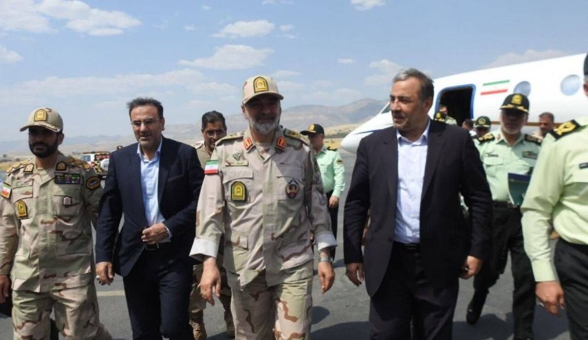 قائد قوى الامن الداخلي يتفقد منفذ مهران الحدودي غربي البلاد