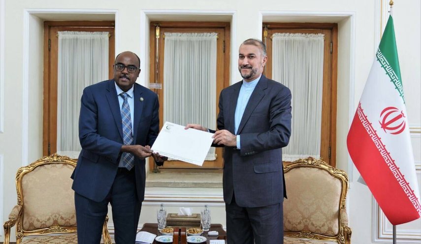 عبداللهيان يؤكد ضرورة تقديم مساعدات دولية للاجئين الافغان في ايران


