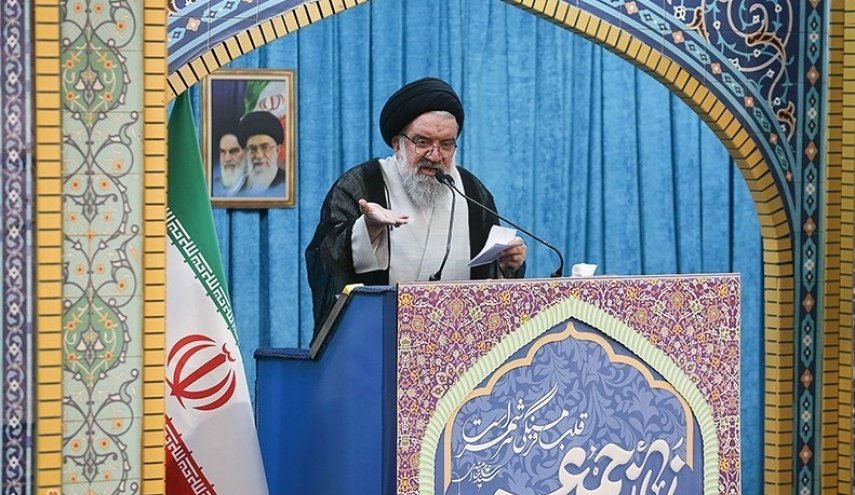 خطيب جمعة طهران يدين هجوم شيراز الإرهابي: 'داعش' صناعة أمريكية