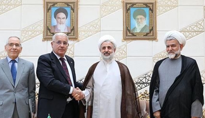 رئيس برلمان الجزائر يصل طهران