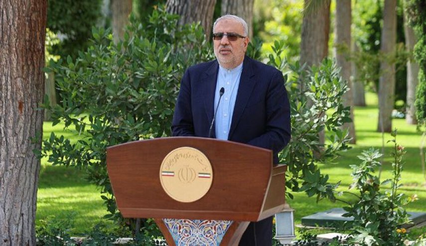 وزير النفط: إنتاج النفط الإيراني يبلغ 3 ملايين و300 الف برميل يوميا