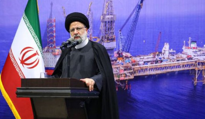 الرئيس الايراني: لا يوجد مكان في وزارة النفط للاستشاريين الأجانب
