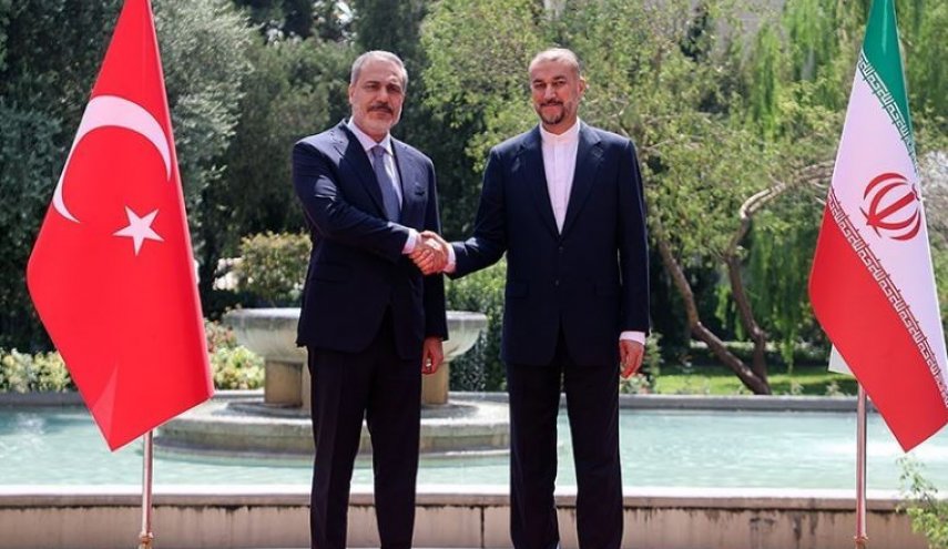 وزير خارجية إيران يستقبل نظيره التركي