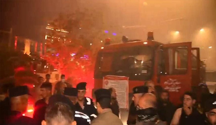 الدفاع المدني العراقي يخمد حريقين منفصلين في كربلاء 