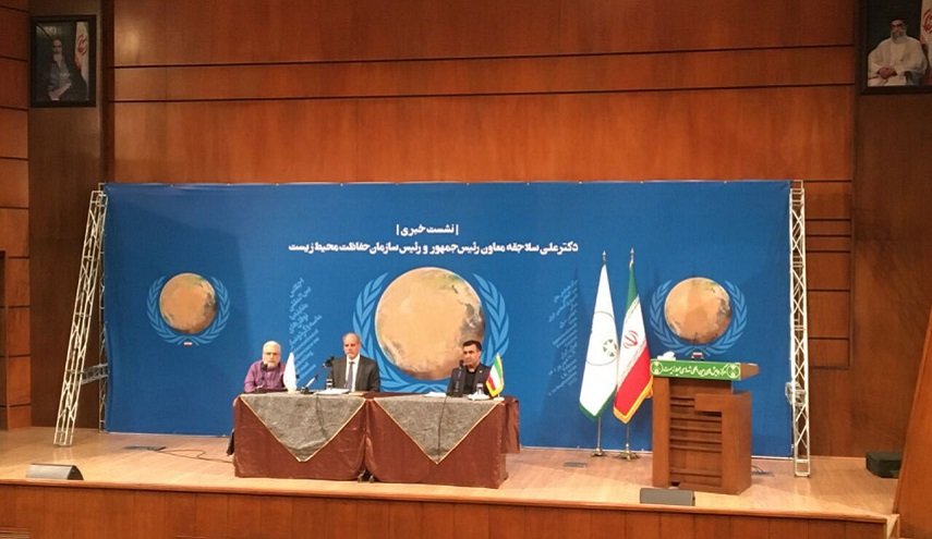 إيران مستعدة لنقل خبراتها بمجال مكافحة الغبار إلی الدول الأخرى