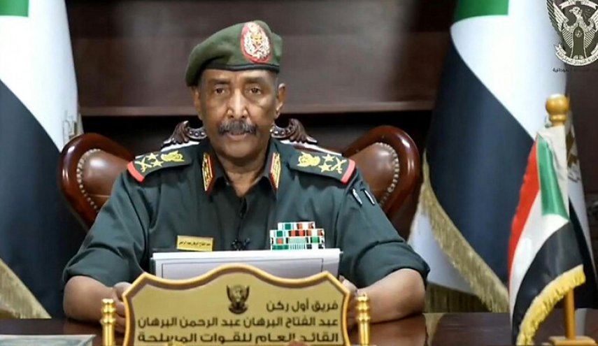 السودان.. البرهان يحل قوات الدعم السريع بمرسوم دستوري

