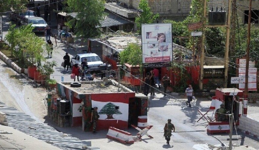​​​​​​​اشتباكات بين فتح ومجموعات مسلحة في عين الحلوة جنوبي لبنان

