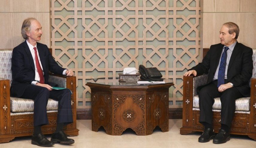 المقداد يبحث مع بيدرسون التطورات المتعلقة بمهمة المبعوث الخاص 
