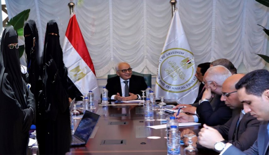 قرار في مصر حول 'الحجاب' يشعل مواقع التواصل