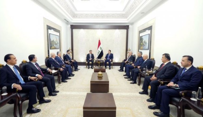 رئيس الوزراء العراقي يستقبل بارزاني وطالباني