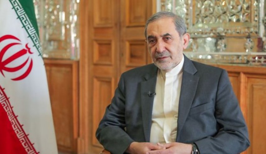 ولايتي: مزاعم الإمارات بشأن الجزر الايرانية الثلاث تزعزع أمن المنطقة