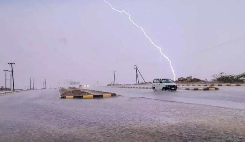 قتلى ودمار عشرات المنازل في صواعق رعدية وسيول باليمن