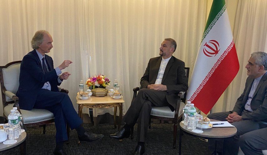 وزير خارجية ايران يجري محادثات مع الممثل الخاص للأمم المتحدة في سوريا