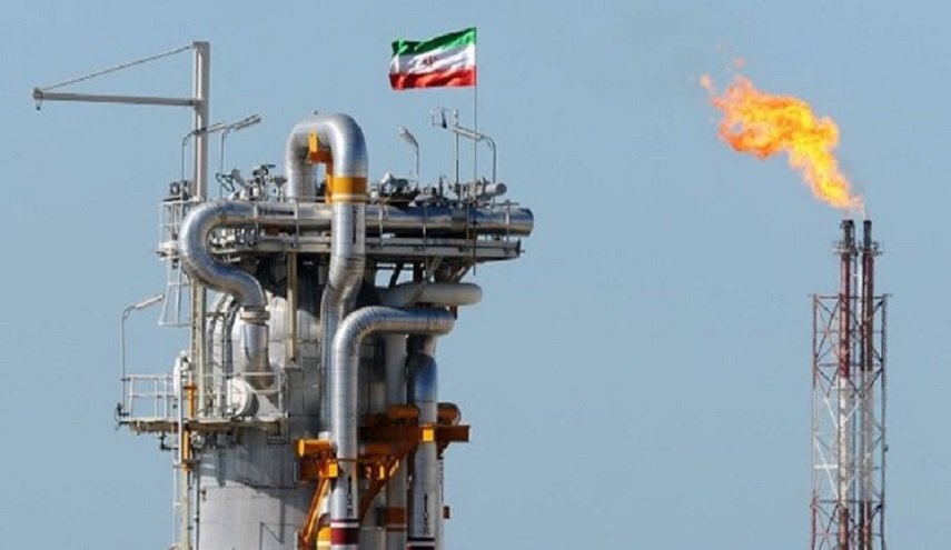 إيران تشرع بتطوير حقل 