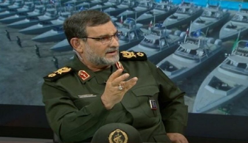 الأدميرال تنكسيري يعلن تصنيع مسيرات برمائية في بحرية حرس الثورة