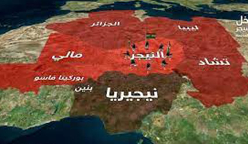 السفير الفرنسي المحتجز لدى النيجر يعود إلى باريس