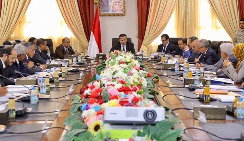 قناة سعودية تكشف عن فضائح فساد في حكومة معين عبدالملك