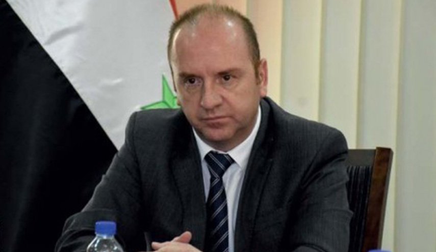 ردة فعل وزير سوري عندما وجد نفسه إلى جانب وزير إسرائيلي في صورة 