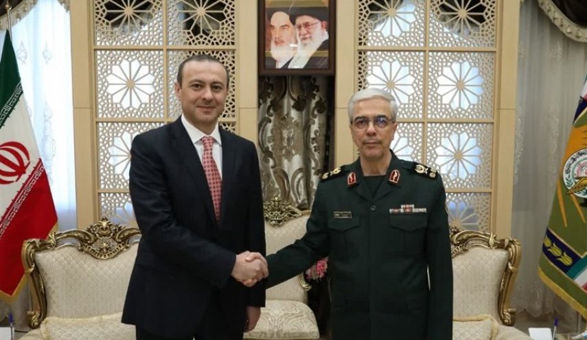 اللواء باقري: إيران مستعدة لإرسال مراقبين إلى حدود أرمينيا وأذربيجان