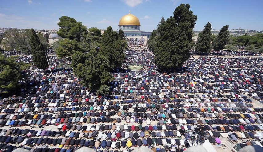 50 ألف فلسطيني أدوا صلاة الجمعة في المسجد الأقصى
