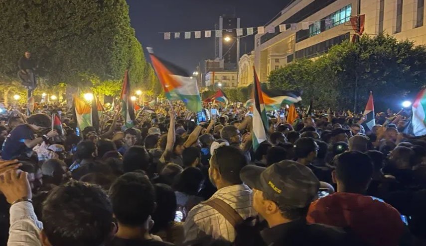 مظاهرات بأرجاء العالم تندد بمجزرة المستشفى في غزة