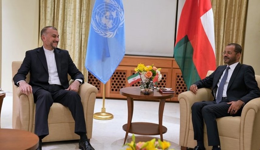 وزيرا خارجية ايران وعمان يؤكدان على تنسيق جهود الدول الاسلامية لمساعدة الشعب الفلسطيني

