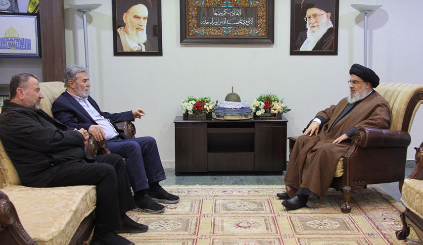 السيد نصرالله يستقبل زياد نخالة وصالح العاروري+صورة