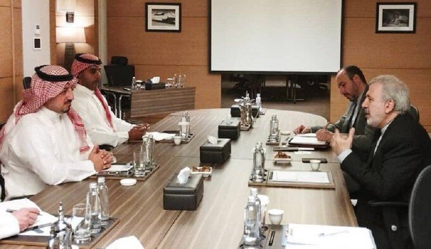 السفير الإيراني في الرياض یلتقي رئيس الاتحاد السعودي لكرة القدم