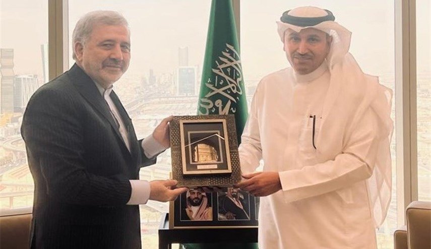 مشاورات حول إطلاق خط رحلات جوية بين طهران والرياض