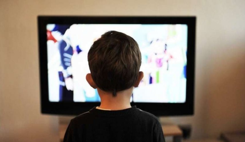 وسط الحرب..هل يمكننا حماية أطفالنا من المشاهد العنيفة؟
