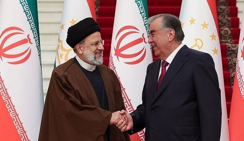 رئيسي ونظيره الطاجيكي يوقعان بيانا مشتركا لتعميق العلاقات