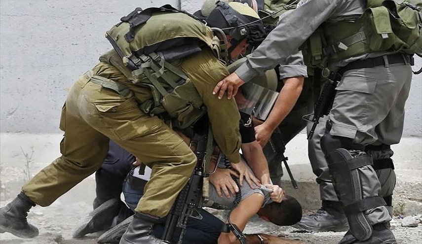 ضرب وتجويع وقمع وتعذيب المعتقلين.. شهادات توثق جرائم الاحتلال